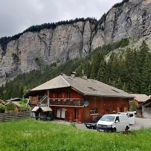 La Jolie Bergere Chalet